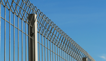 Read more about the article Pentingnya Memilih Pagar BRC yang Tahan Cuaca dan Aman untuk Keamanan